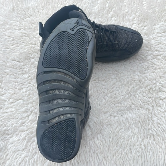 Jordan's Air Jordan 12 XII Retro. Size 9. Used in good condition. - Picture 8 of 9